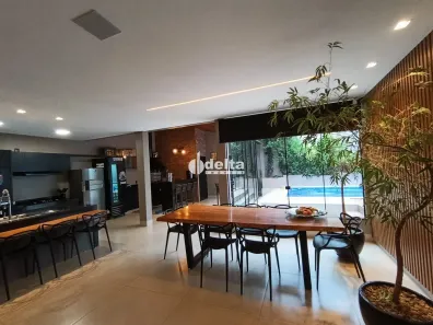 Casa com 3 Quartos à venda, 200m² no Brasil, Uberlândia
