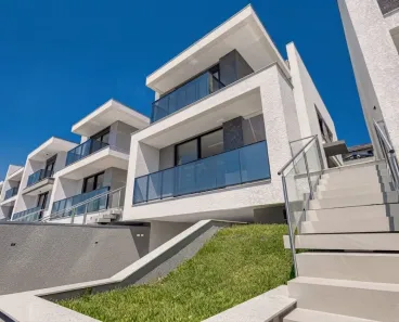 Casa com 4 Quartos à venda, 245m² no Vista Alegre, Curitiba