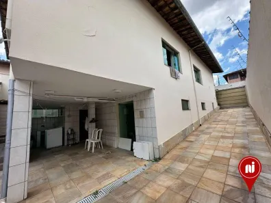 Casa com 3 Quartos à venda, 198m² no Carlos Prates, Belo Horizonte