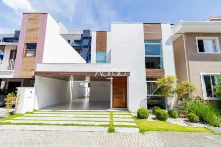 Casa com 3 Quartos para alugar, 200m² no Campo Comprido, Curitiba