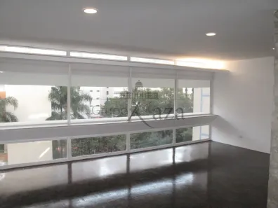 Apartamento com 3 Quartos para alugar, 195m² no Cerqueira César, São Paulo