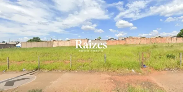Lote/Terreno à venda, 1500m² no Loteamento Residencial Pequis, Uberlândia