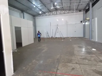 Galpão/Depósito/Armazém para alugar, 250m² no Vila Cardia, Bauru