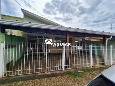 Casa com 3 Quartos à venda, 300m² no Vila Olivo, Valinhos