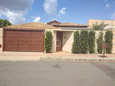 Casa com 3 Quartos à venda, 200m² no Panamá, Campo Grande