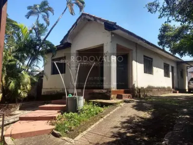 Casa com 3 Quartos à venda, 1200m² no Setor Campinas, Goiânia