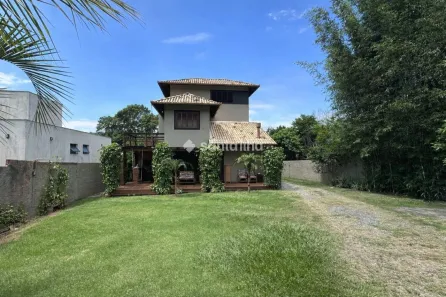 Casa com 4 Quartos à venda, 250m² no Pântano do Sul, Florianópolis
