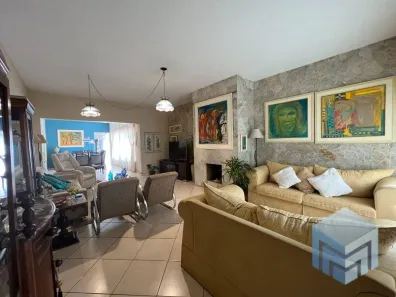 Casa com 4 Quartos à venda, 392m² no Centro, Varginha