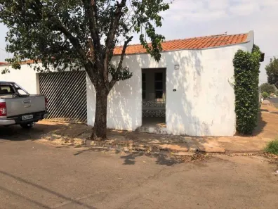 Casa com 2 Quartos à venda, 304m² no Parque Residencial Vale do Sol, Araraquara