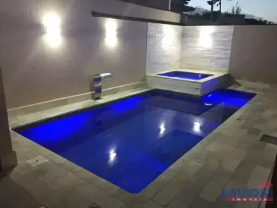 Sobrado com 3 Quartos para alugar, 321m² no Vila Zezé, Jacareí