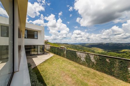 Casa de Condomínio com 4 Quartos à venda, 250m² no Salvaterra, Juiz de Fora