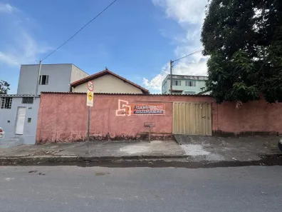 Casa com 3 Quartos para alugar, 70m² no Tirol (Barreiro), Belo Horizonte