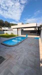 Casa de Condomínio com 5 Quartos para venda ou aluguel, 350m² no Cachoeira do Bom Jesus, Florianópolis