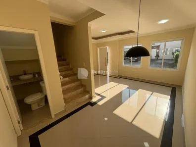 Sobrado com 3 Quartos à venda, 99m² no Parque Brasil, Jacareí