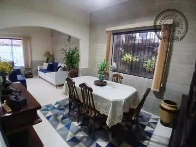 Casa com 2 Quartos à venda, 147m² no Guilhermina, Praia Grande