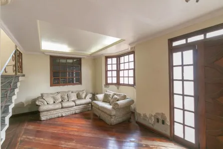 Casa com 4 Quartos à venda, 356m² no Heliópolis, Belo Horizonte