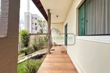 Casa com 4 Quartos à venda, 227m² no Mundo Novo, Juiz de Fora