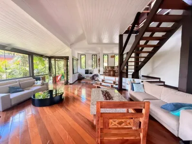 Casa de Condomínio com 4 Quartos à venda, 948m² no Cuiabá, Petrópolis