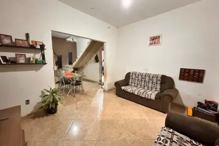 Casa com 2 Quartos à venda, 132m² no Arvoredo, Contagem