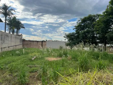 Lote/Terreno à venda, 900m² no Jardim do Lago, Uberaba