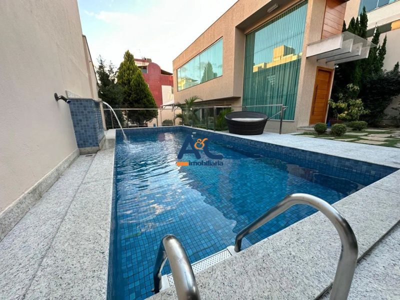 Casa com 4 quartos — Castelo, Belo Horizonte