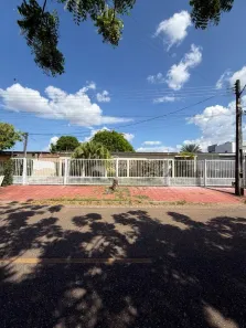 Casa com 4 Quartos para alugar, 278m² no Caçari, Boa Vista