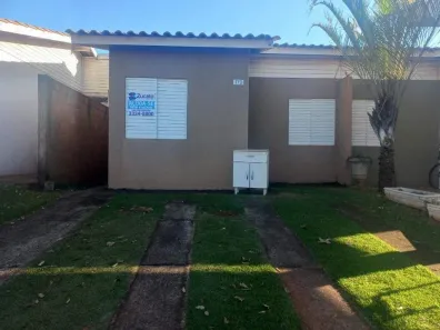 Casa com 2 Quartos para alugar, 71m² no Recreio dos Bandeirantes, Uberaba