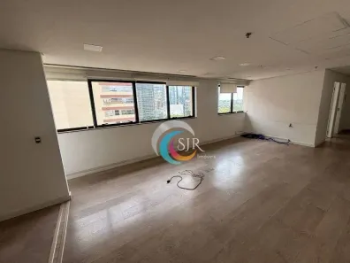 Sala Comercial à venda, 110m² no Vila Olímpia, São Paulo