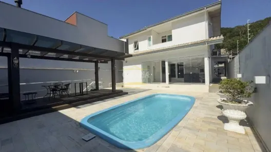 Casa com 5 Quartos à venda, 252m² no Saguaçu, Joinville