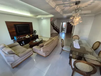 Casa com 3 Quartos à venda, 330m² no Centro, Nilópolis