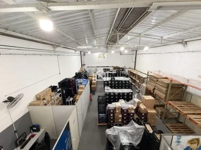 Prédio Comercial para alugar, 599m² no Jardim Lambreta, Cotia