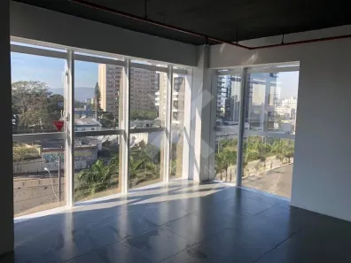 Sala Comercial à venda, 71m² no Petrópolis, Porto Alegre