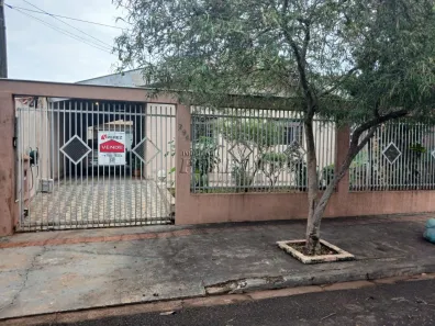 Casa com 2 Quartos à venda, 142m² no Jardim Guararapes, Londrina