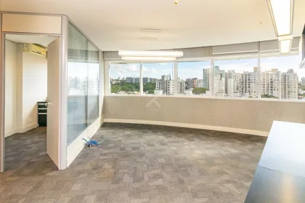 Sala Comercial para venda ou aluguel, 46m² no Passo da Areia, Porto Alegre