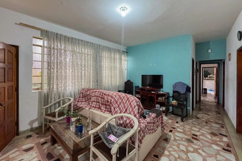 Casa com 4 quartos — Nova Suíssa, Belo Horizonte