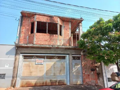 Sobrado com 4 Quartos à venda, 187m² no Água Branca, Piracicaba