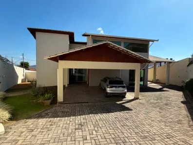 Casa com 3 Quartos à venda, 220m² no Guarujá, Betim