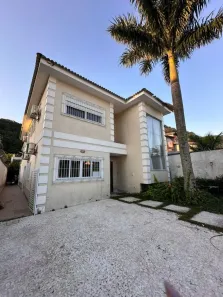 Sobrado com 4 Quartos à venda, 273m² no Canto do Forte, Praia Grande