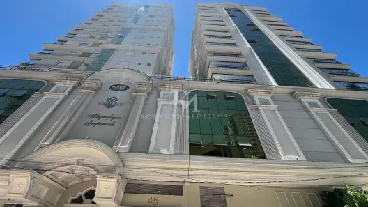 Apartamento com 4 Quartos à venda, 190m² no Meia Praia, Itapema