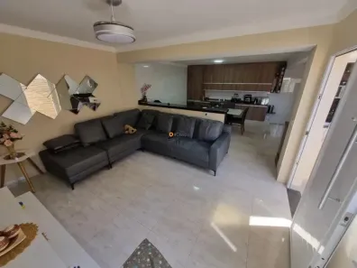 Casa com 3 Quartos à venda, 215m² no Jardim Clímax, São Paulo
