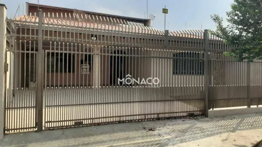 Sobrado com 4 Quartos à venda, 300m² no Messiânico, Londrina