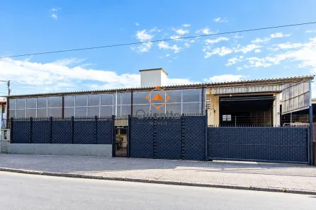 Galpão/Depósito/Armazém à venda, 912m² no Guarujá, Porto Alegre