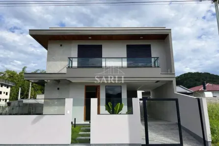 Sobrado com 3 Quartos à venda, 133m² no Forquilhas, São José