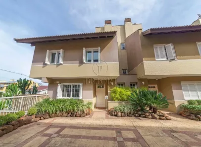 Casa de Condomínio com 2 Quartos para venda ou aluguel, 337m² no Vila Jardim, Porto Alegre