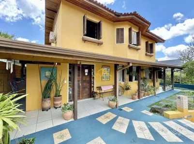 Casa de Condomínio com 4 Quartos à venda, 240m² no Jardim do Golf I, Jandira