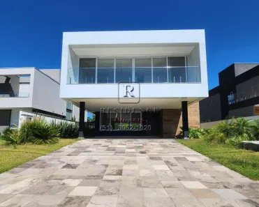 Casa com 3 Quartos à venda, 4400m² no Vila Nova, Porto Alegre