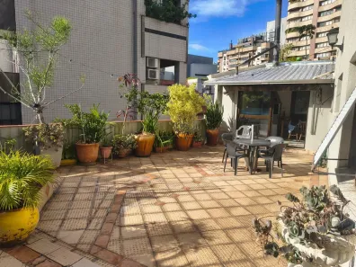Apartamento com 3 Quartos para alugar, 190m² no Bela Vista, Porto Alegre