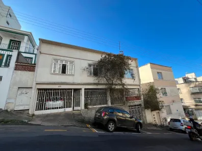 Casa com 5 Quartos à venda, 332m² no Centro, Juiz de Fora