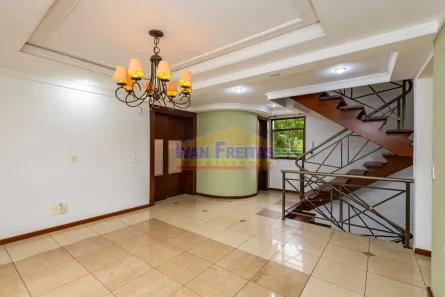 Imóvel Comercial com 5 Quartos para alugar, 508m² no Portão, Curitiba