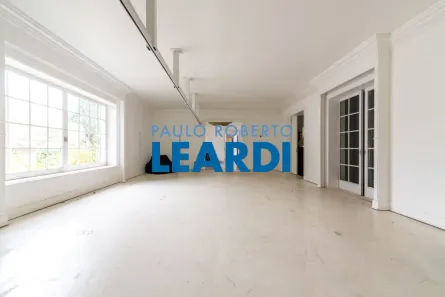 Casa com 5 Quartos à venda, 956m² no Jardim Everest, São Paulo